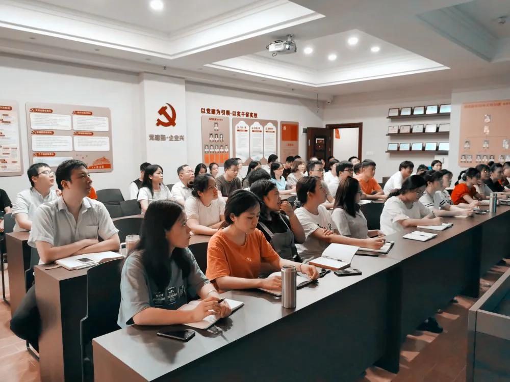 热烈庆祝建党99周年,湖南赢博首页_赢博(中国),组织全体骨干召开“不忘初心、牢记使命”主题教育活动